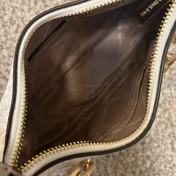 Michael Kors bag - Picture 6 of 8